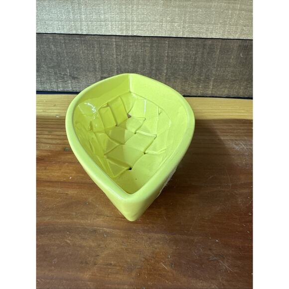 Primo'Gi Ceramic Yellow Woven Basket, Handmade in Italy - Picture 4 of 7